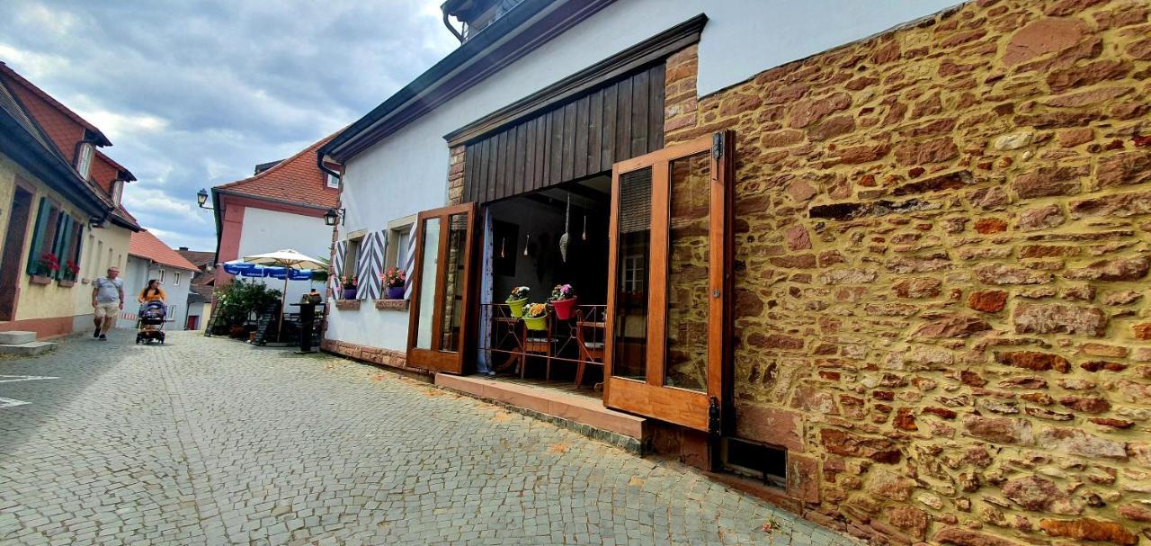 Landgasthaus "Zum Engel" Neuleiningen Exterior foto