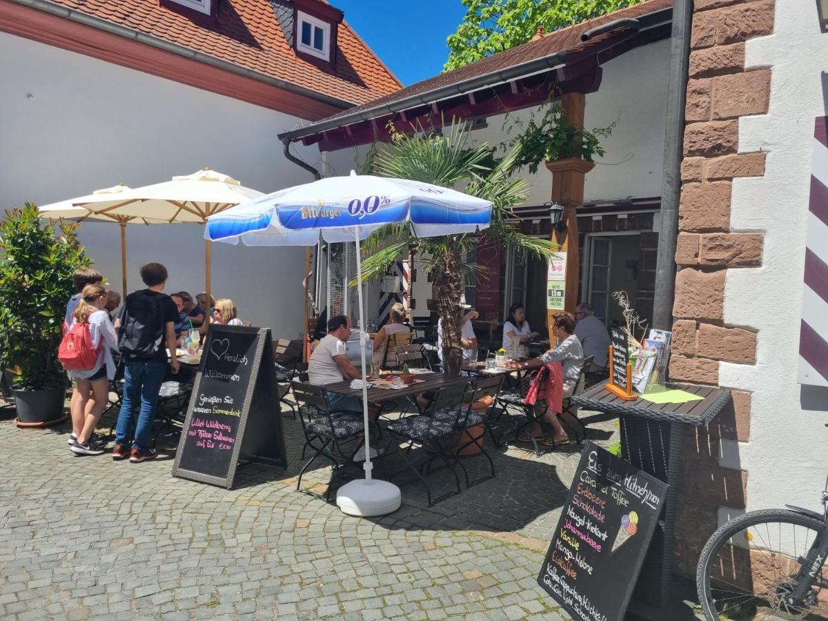 Landgasthaus "Zum Engel" Neuleiningen Exterior foto