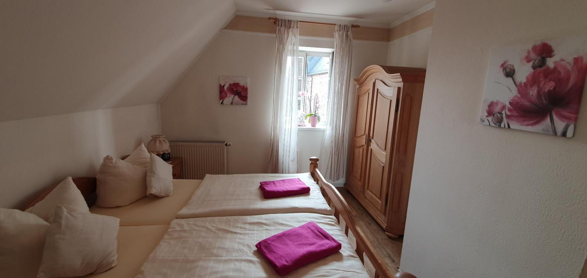 Landgasthaus "Zum Engel" Neuleiningen Habitación foto