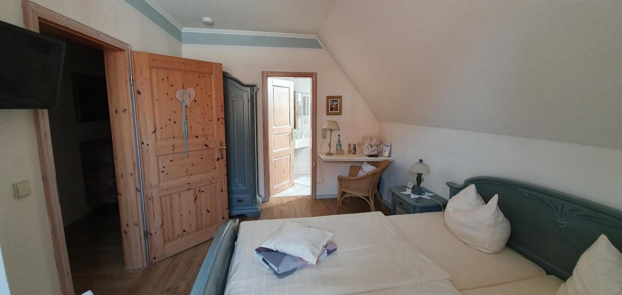 Landgasthaus "Zum Engel" Neuleiningen Habitación foto